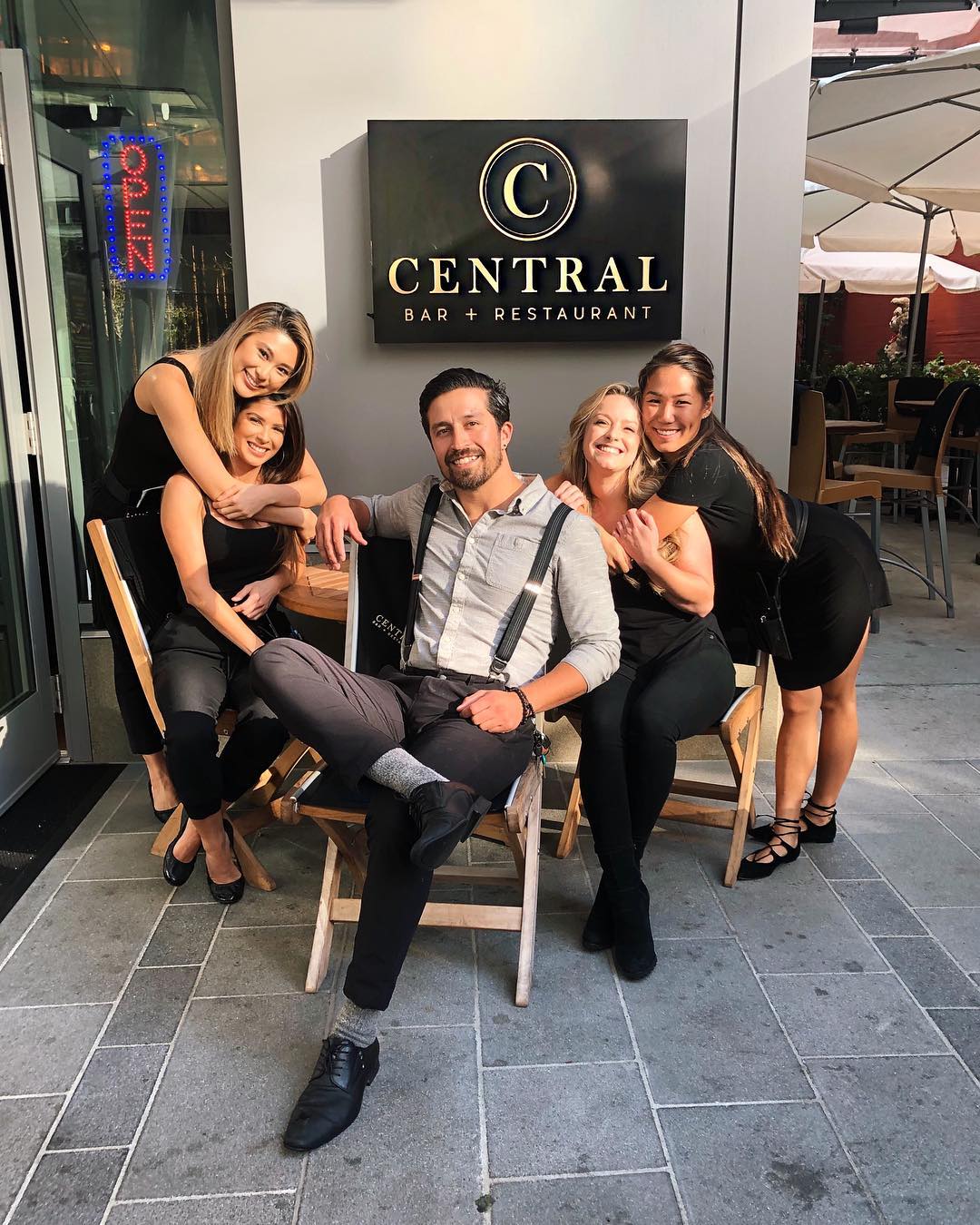 Central Bar + Restaurant The Bellevue Collection