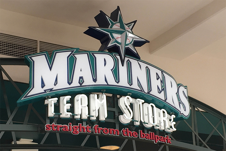 Mariners Team Store Hot Stove League LIVE Remote Broadcast - The Bellevue  Collection