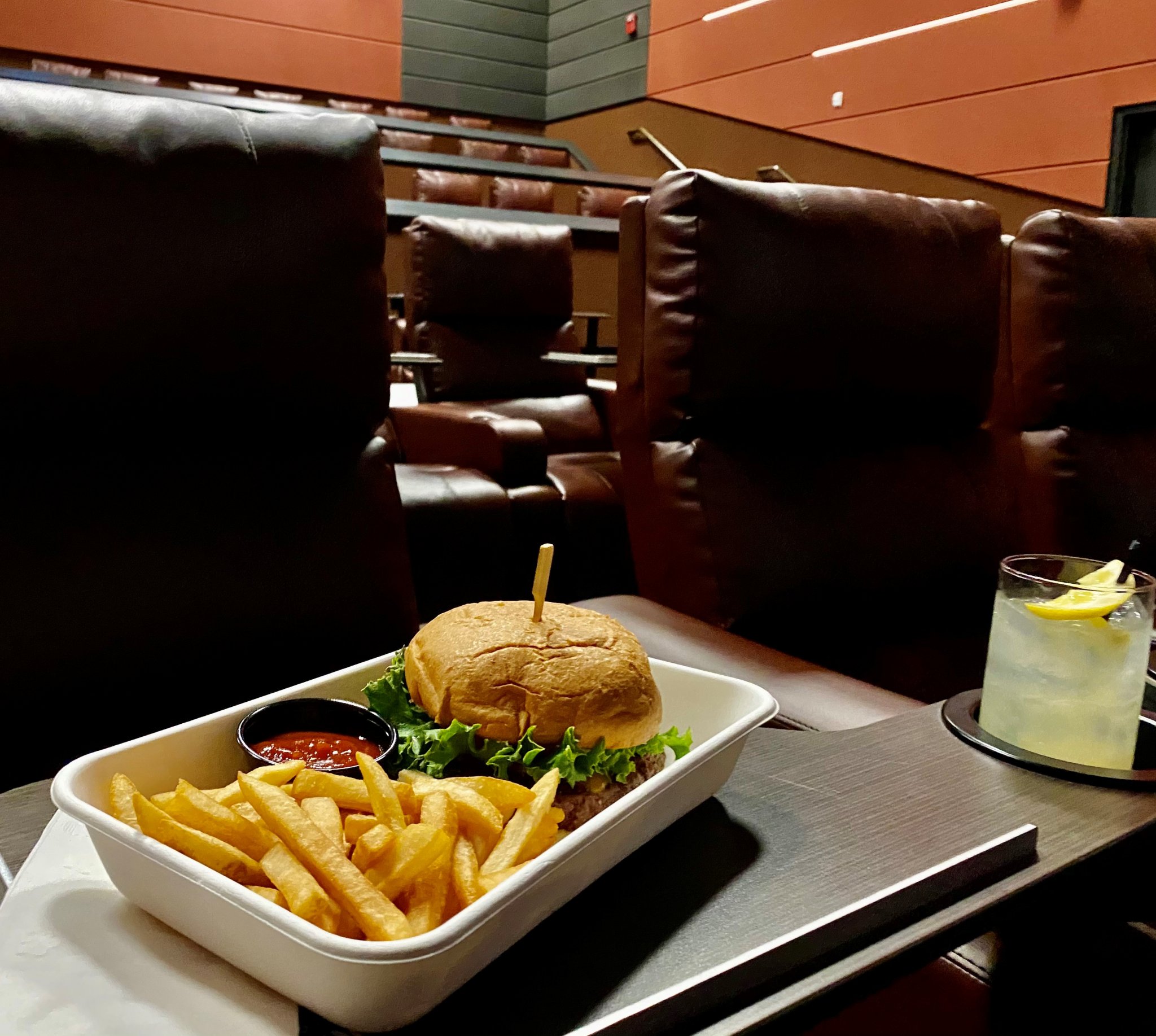 Cinemark Reserve - 48ou7hy
