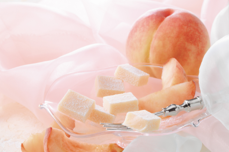 Indulge the last month of summer with our Hakutou Collection! Enjoy the refreshing flavors of summer, inspired by the delicate sweetness of Japan's prized white peaches.