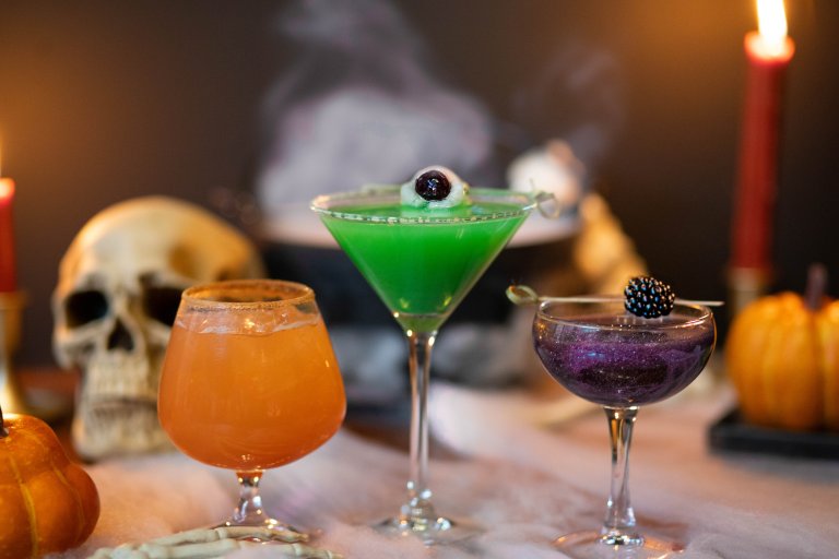 This Halloween season, STK Steakhouse is transforming into a haunted haven with devilishly good cocktails, haunting décor to get you in the spirit, & fang-tastic vibe dining!