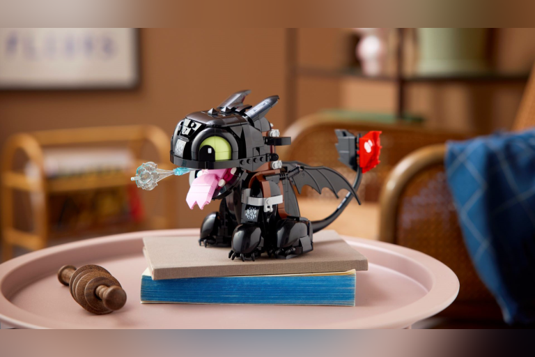 Take flight with the new LEGO® Icons How to Train Your Dragon: Toothless set, available now.