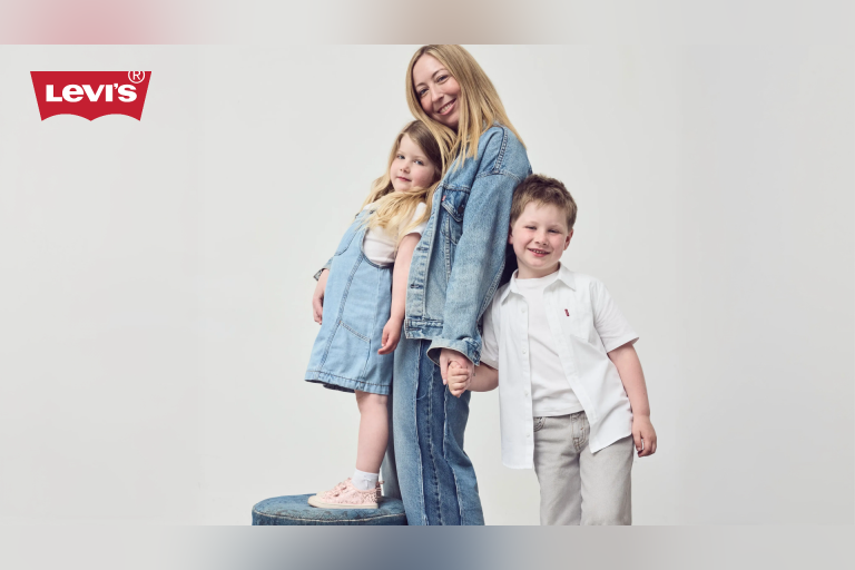 Spend $125 on Levi’s® denim classics for mom and we’ll throw in a $25 gift card. Available exclusively at the Levi's® store. Offer ends Sunday, 5/10.
